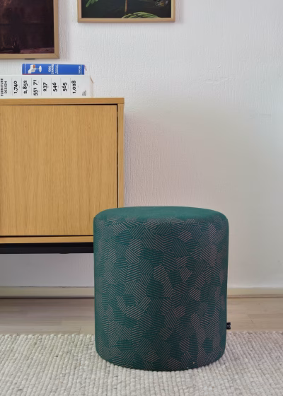 Poef in Kvadrat Razzle Dazzle stof - Ø37 cm x H40 cm